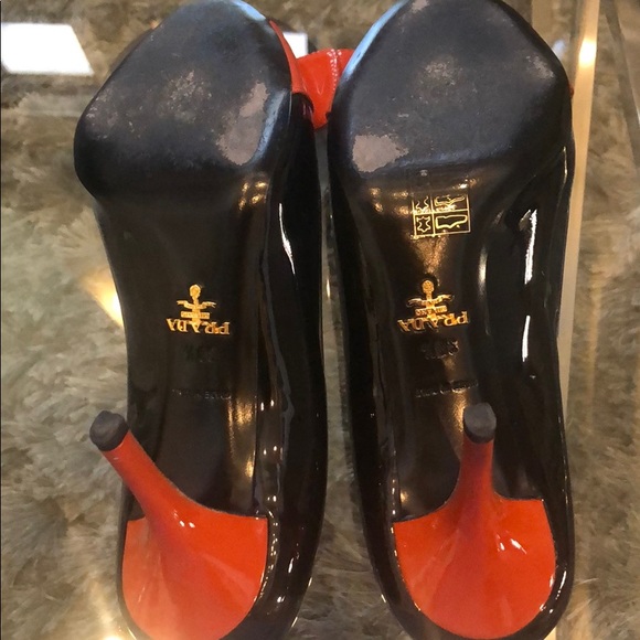Prada pumps - Picture 4 of 7